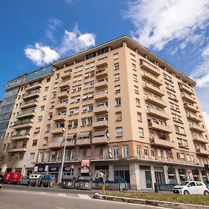 Otel Laura, Roma